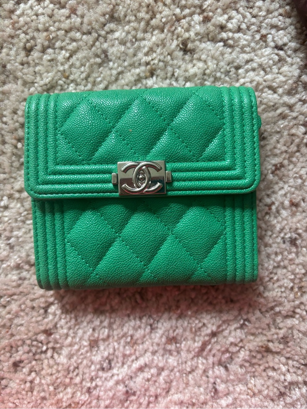 Chanel Green Quilted Compact Wallet with CC Turn-Lock Caviar Cards Bills Change